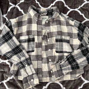 American Eagle Outfitters cropped Black and Cream Plaid Shirt